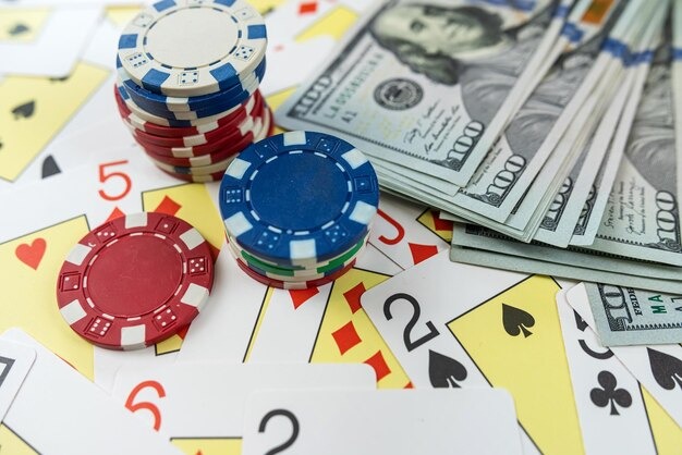 Live dealer managing Texas Hold'em Bonus table